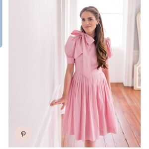 Gal meets glam Pink Hanna